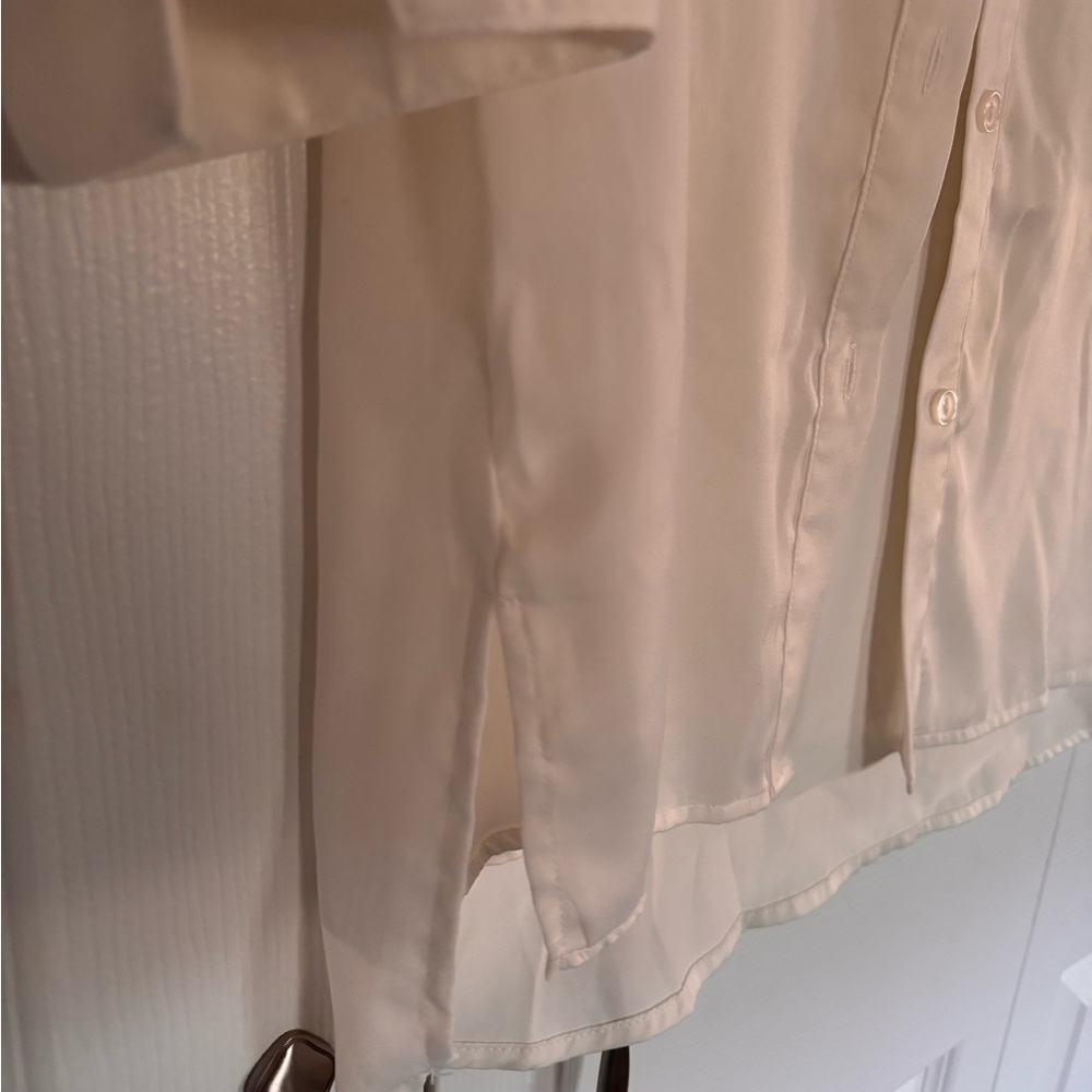 Summersalt Cream Button-Up swim cover up - very flattering ✨ - Picture 6 of 6